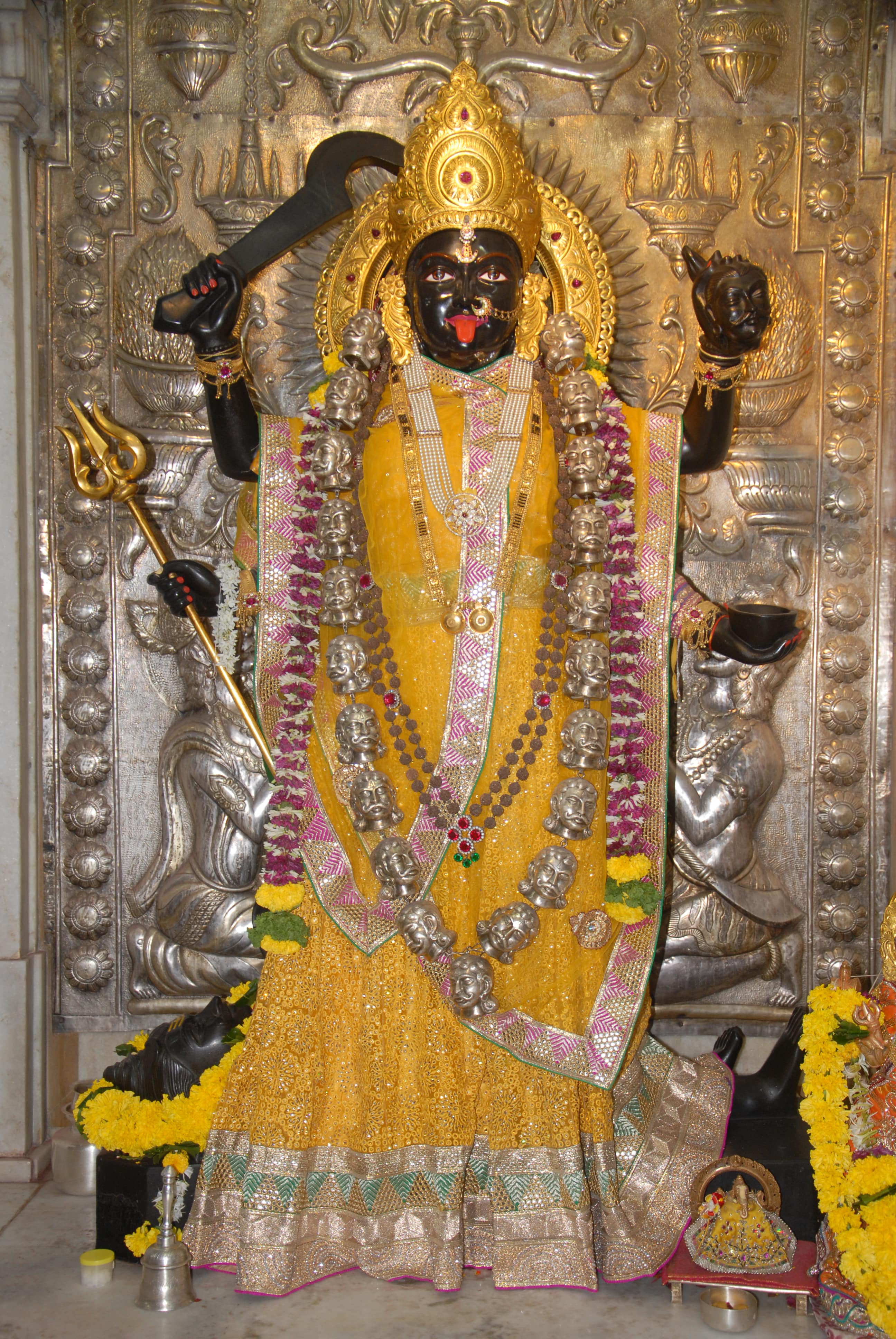 Shri Mahalaxmi Mandir Sarasbaug Pune